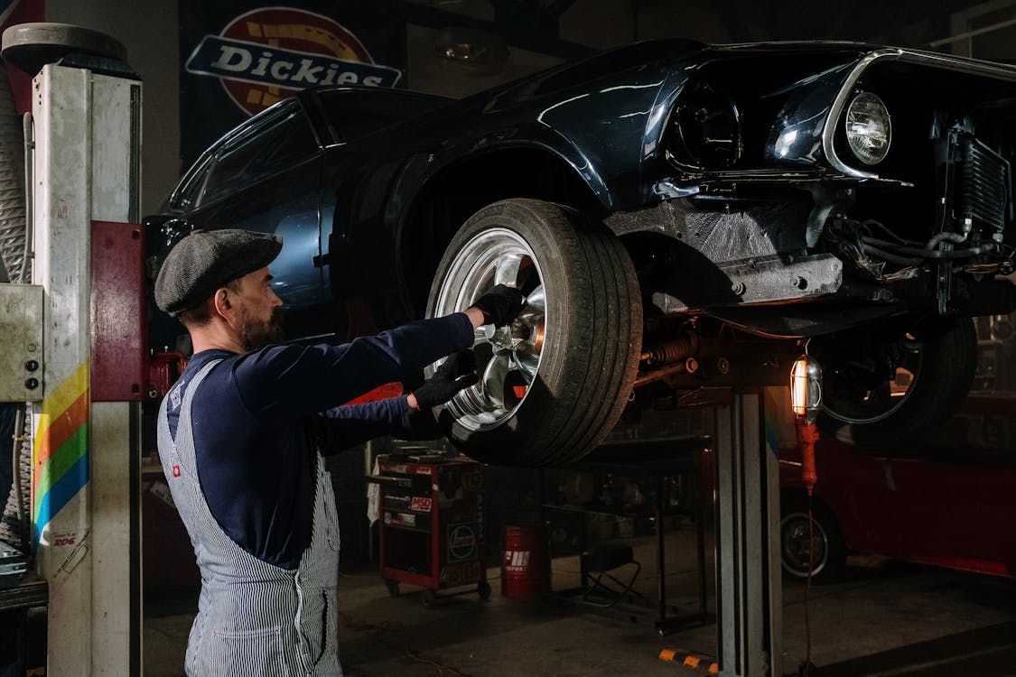 Mobile tyre fitting service in Castleford